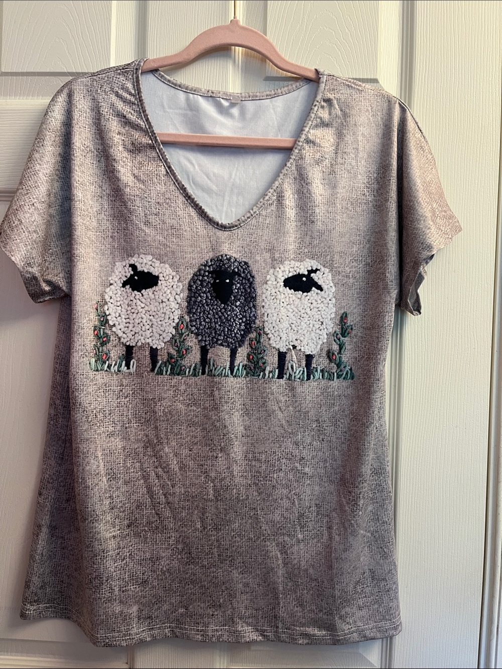 Women’s Printed Sheep Graphic Tee - Gray and Tan Medium